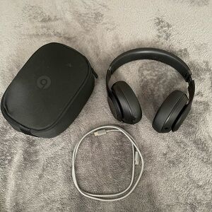 Beats Studio Pro